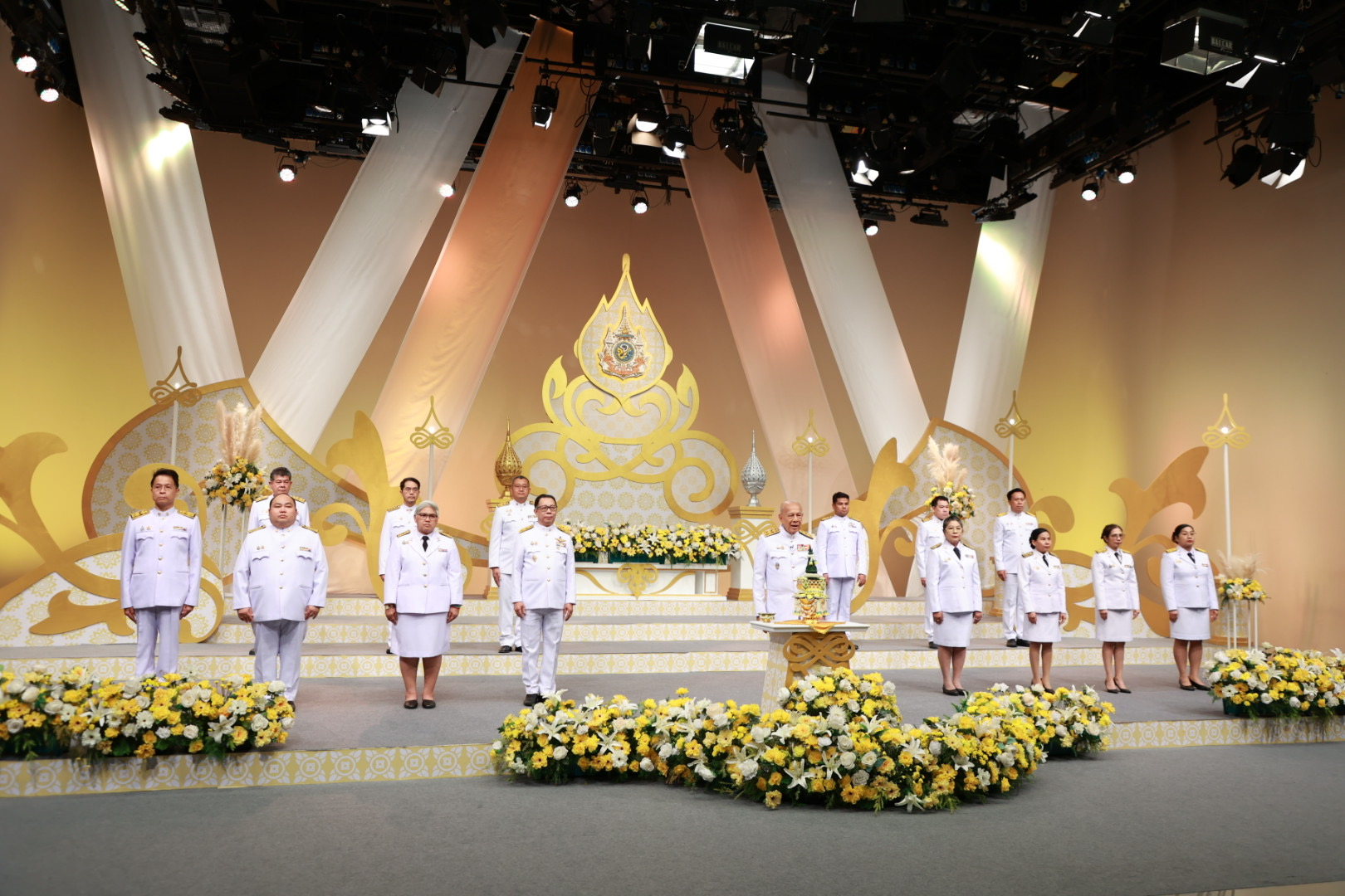 มทร.รัตนโกสินทร์ บันทึกเทปโทรทัศน์ถวายพระพรชัยมงคล พระบาทสมเด็จพระเจ้าอยู่หัว เนื่องในโอกาสวันเฉลิมพระชนมพรรษา